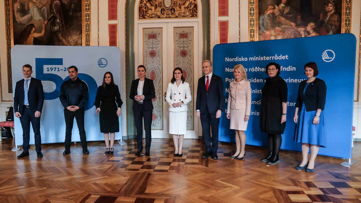 Gruppfoto från mötet mellan de nordiska statsministrarna och regeringsledarna från de självstyrande områdena