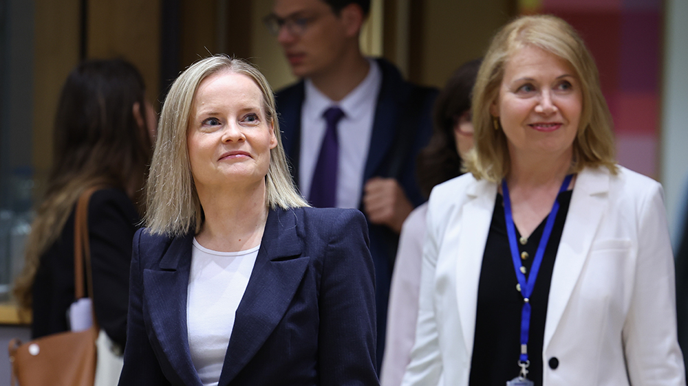Valtiovarainministeri Riikka Purra ja alivaltiosihteeri Riikka Purra.