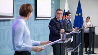 Taloudellinen katsaus -julkaisun tiedotustilaisuus Valtioneuvoston linnan tiedotustilassa.