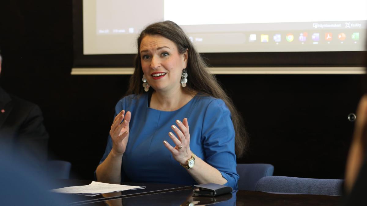 Minister Anna-Kaisa Ikonen