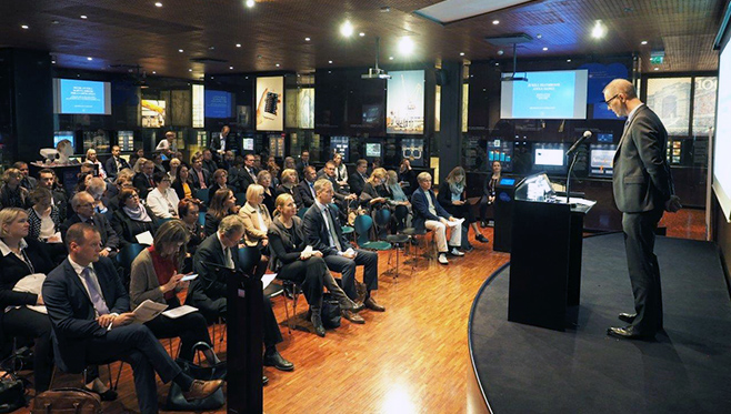 Kuva Maksamisen tulevaisuus -tilaisuudesta.