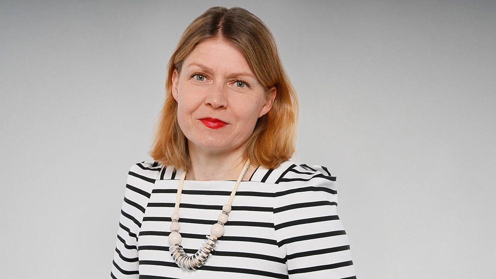 Jenni Hellström.