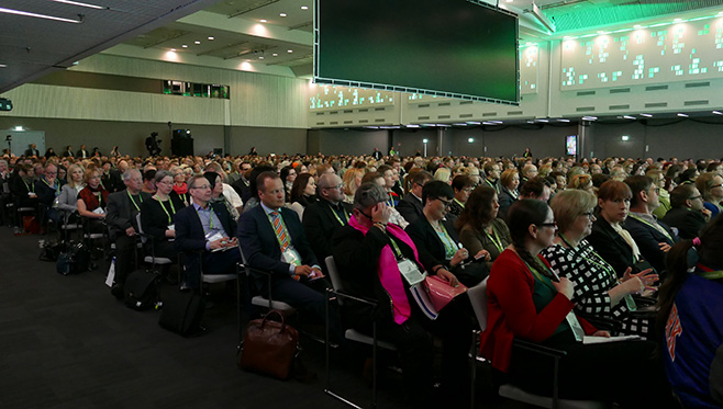 Digitalisaation huipputapaamisen, Keväthumaus.