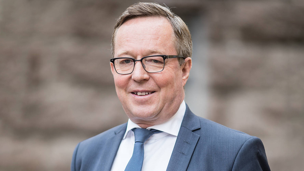 Kuvassa elinkeinoministeri Mika Lintilä